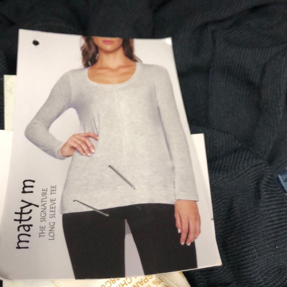 Matty M Women's Signature Long Sleeve Knit Tunic Top New - Picture 2 of 6